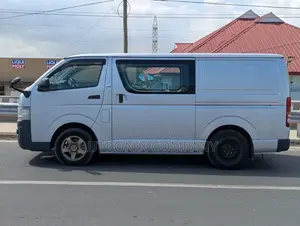 Toyota HiAce 2006 Silver
