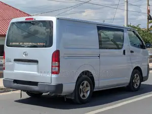 Toyota HiAce 2006 Silver