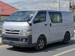 Toyota HiAce 2006 Silver