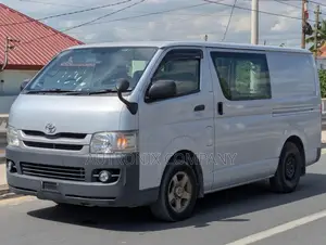 Toyota HiAce 2006 Silver