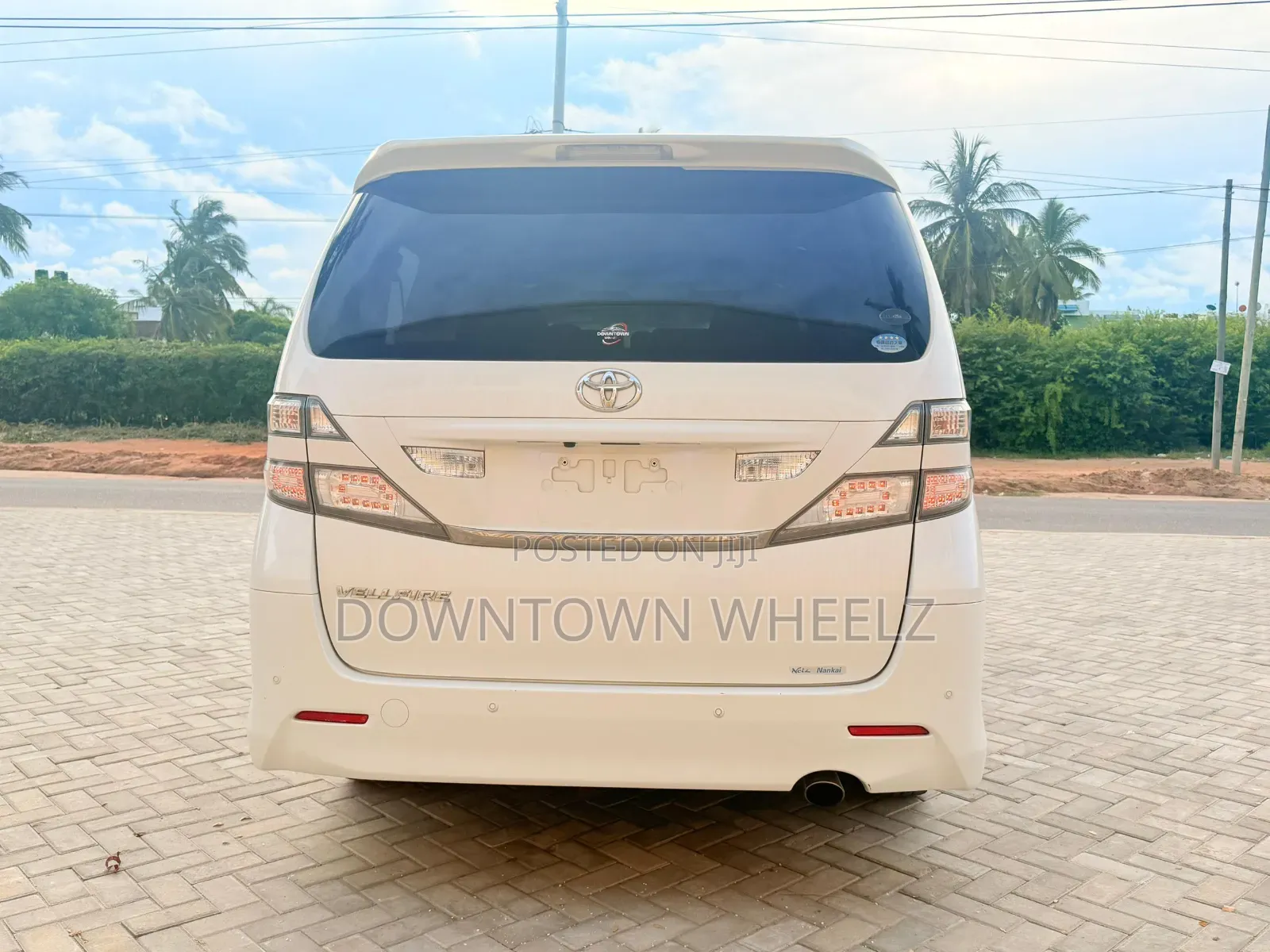 Toyota Vellfire 2010 White