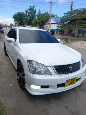 Toyota Crown 2006 White