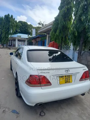 Toyota Crown 2006 White