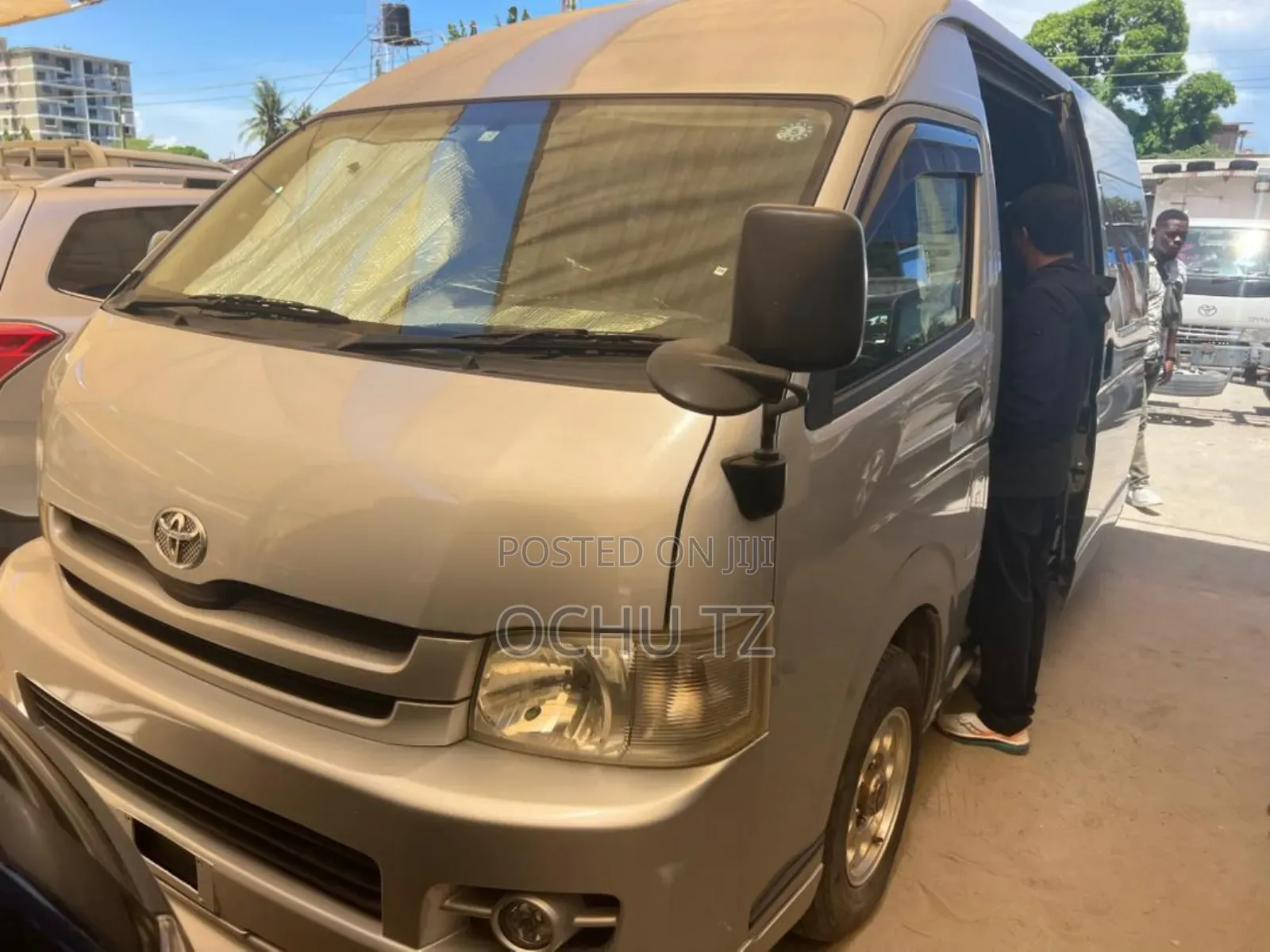 Toyota HiAce 2009 Silver