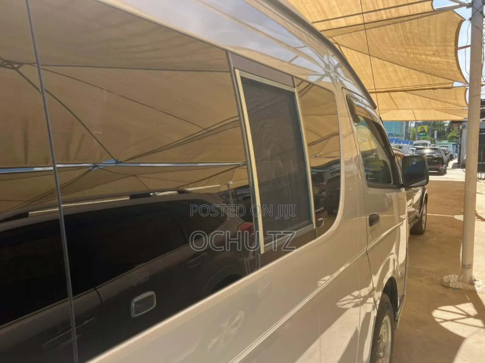 Toyota HiAce 2009 Silver