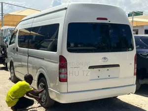 Toyota HiAce SV Premium 2013 White