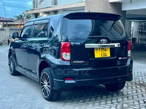 Toyota Corolla Rumion Hatchback 1.8 AWD 2010 Black
