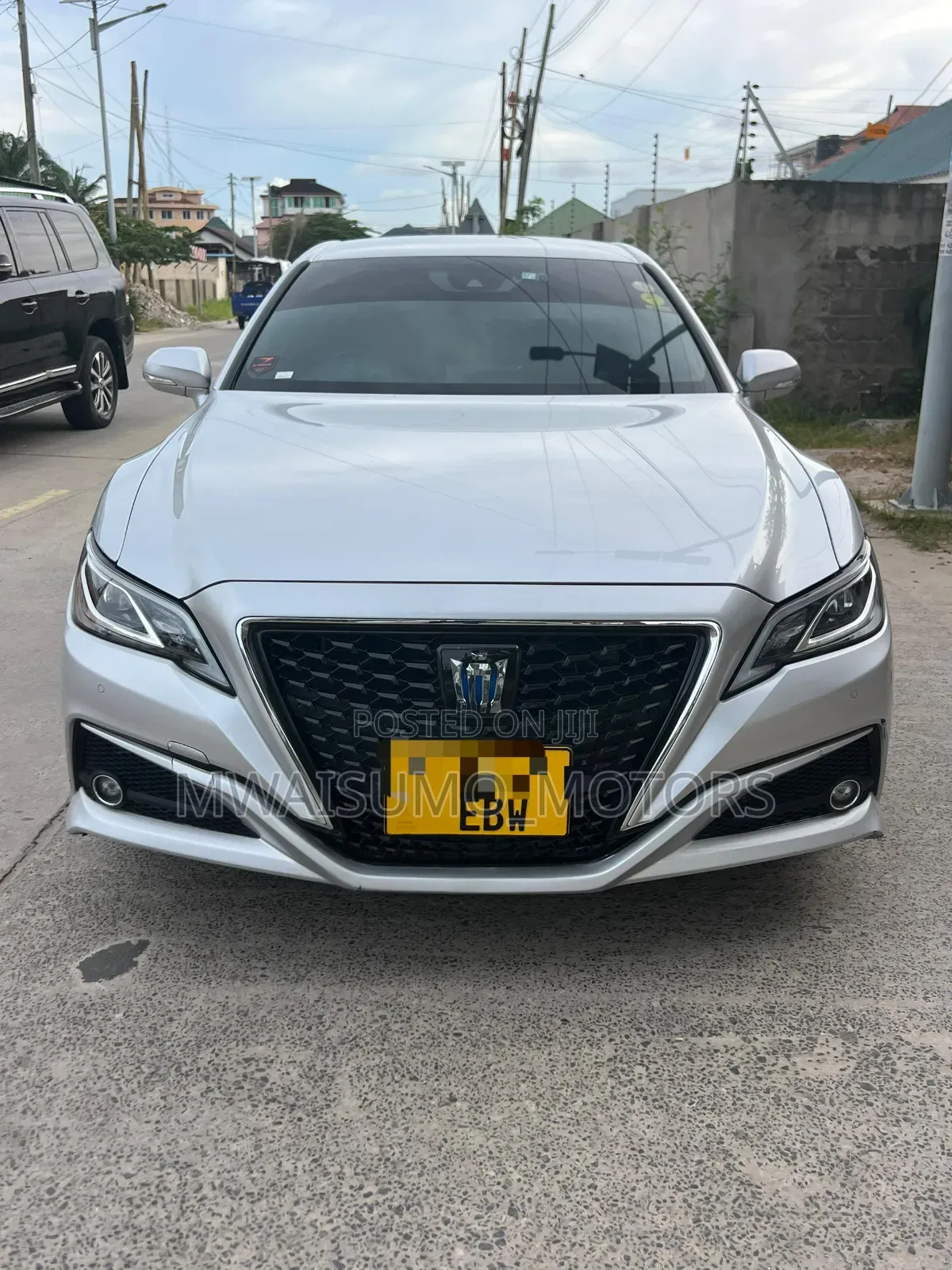 Toyota Crown 2018 Silver