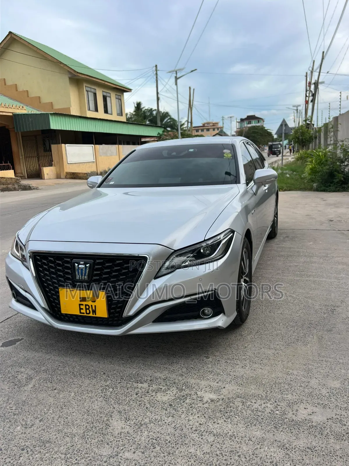 Toyota Crown 2018 Silver