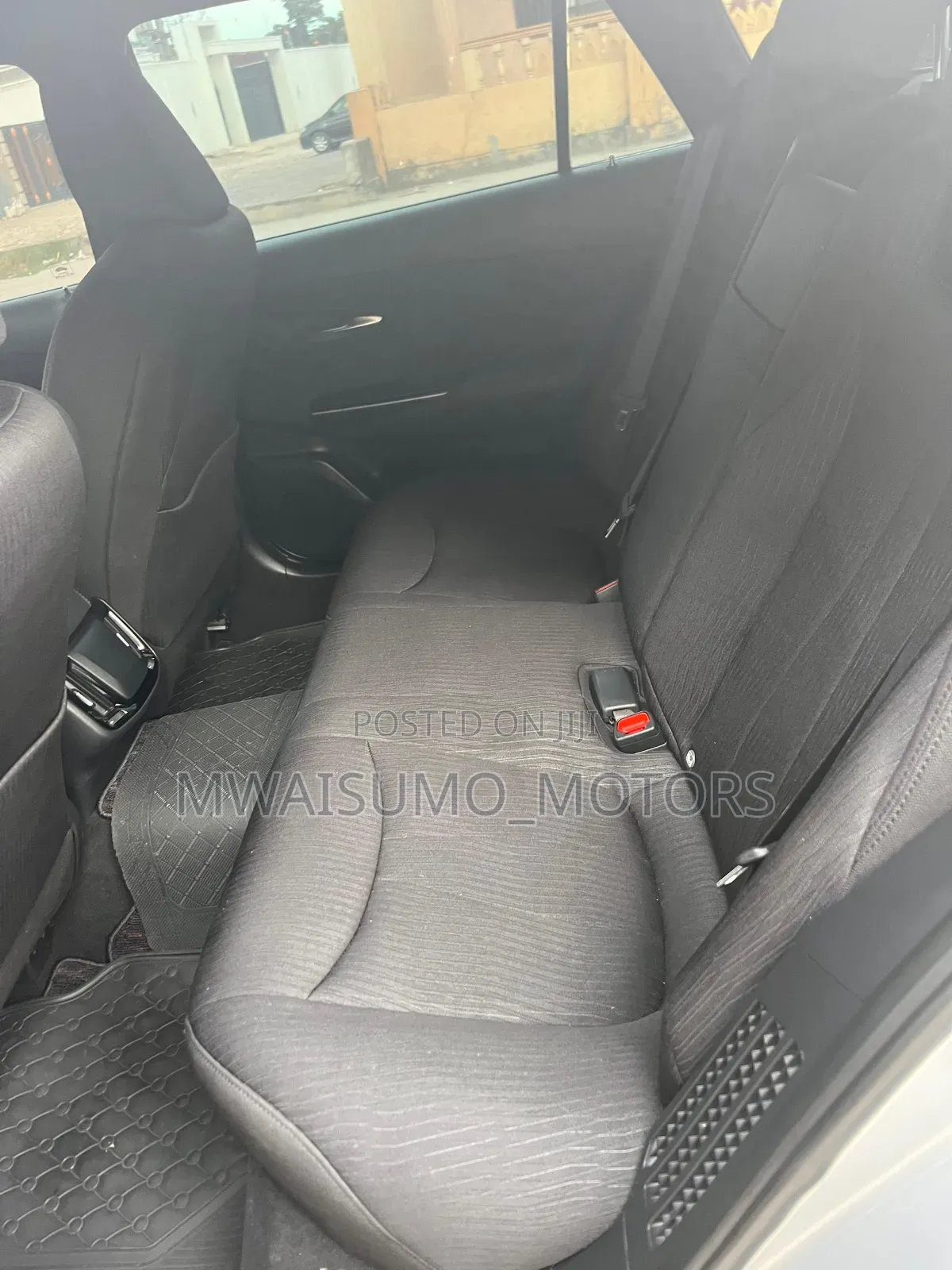 Toyota Crown 2018 Silver
