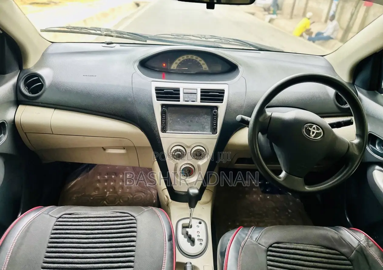 Toyota Belta 2007 Silver