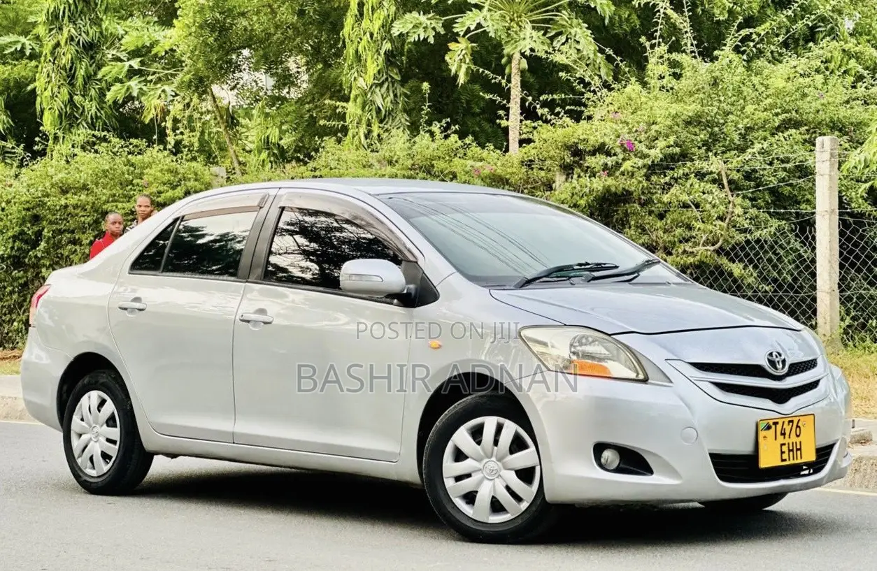 Toyota Belta 2007 Silver