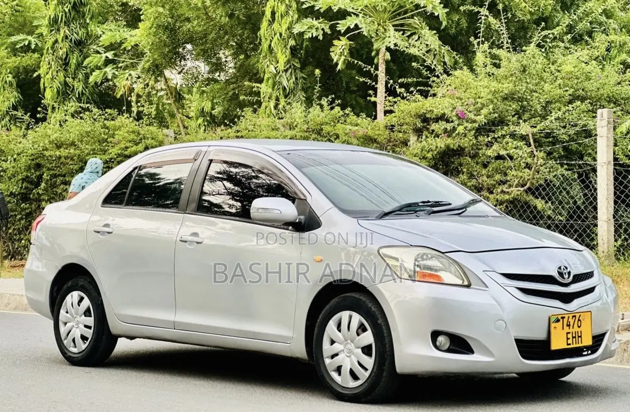 Toyota Belta 2007 Silver