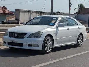 Toyota Crown Royale 2005 White