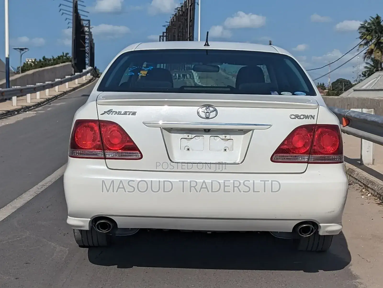Toyota Crown Royale 2005 White