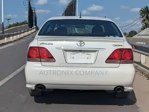Toyota Crown Royale 2005 White