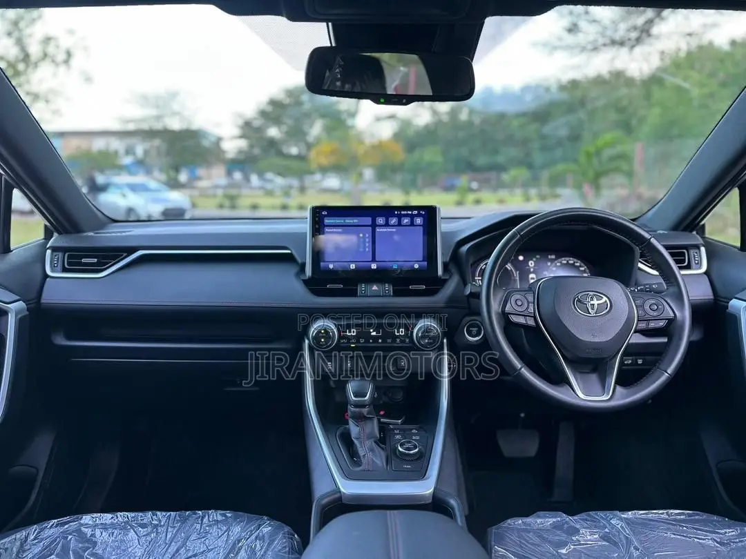 Toyota RAV4 Plug-In Hybrid XSE AWD 2025 Silver