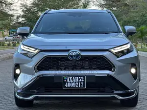 Toyota RAV4 Plug-In Hybrid XSE AWD 2025 Silver