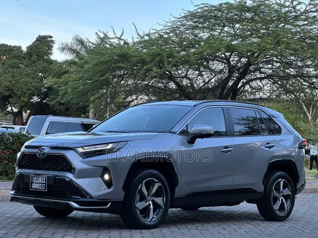 Toyota RAV4 Plug-In Hybrid XSE AWD 2025 Silver