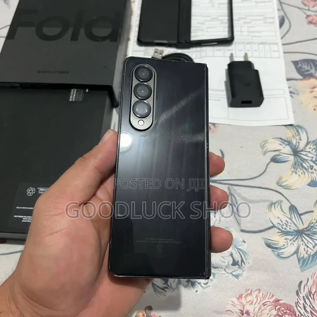 New Samsung Galaxy Z Fold4 256 GB