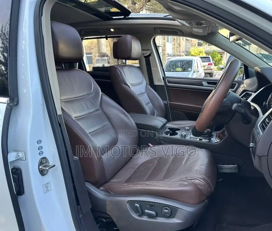 Volkswagen Touareg Hybrid 2012 White