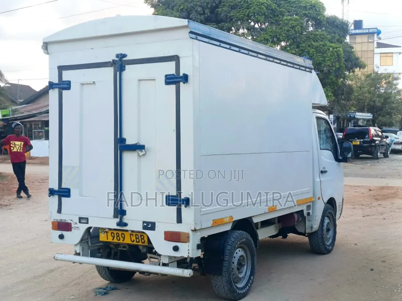 Tata Truck Box Body 2011 White