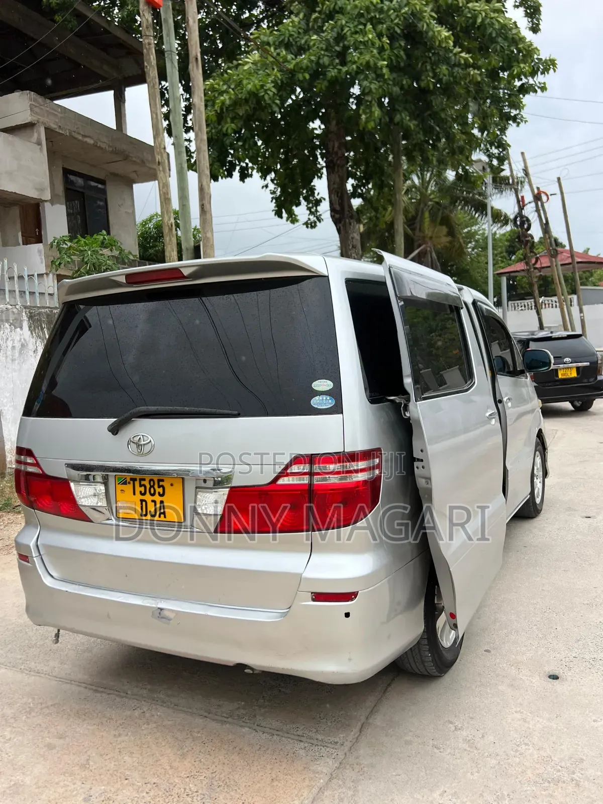Toyota Alphard 2.4 Petrol AWD 2006 Silver