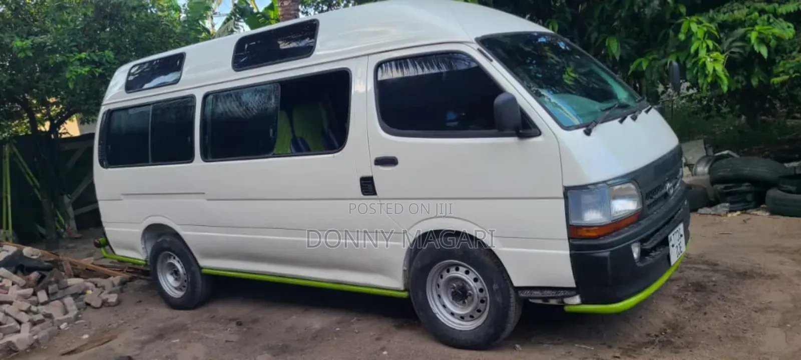 Toyota HiAce 2002 White
