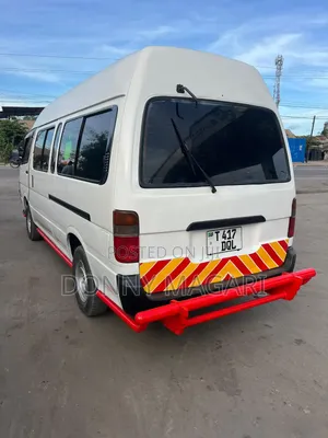 Toyota HiAce 2000 White