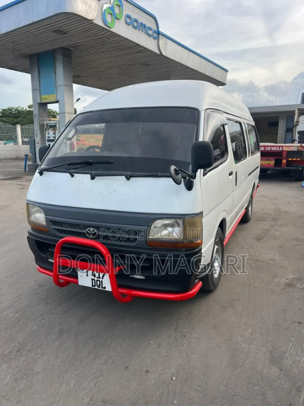 Toyota HiAce 2000 White