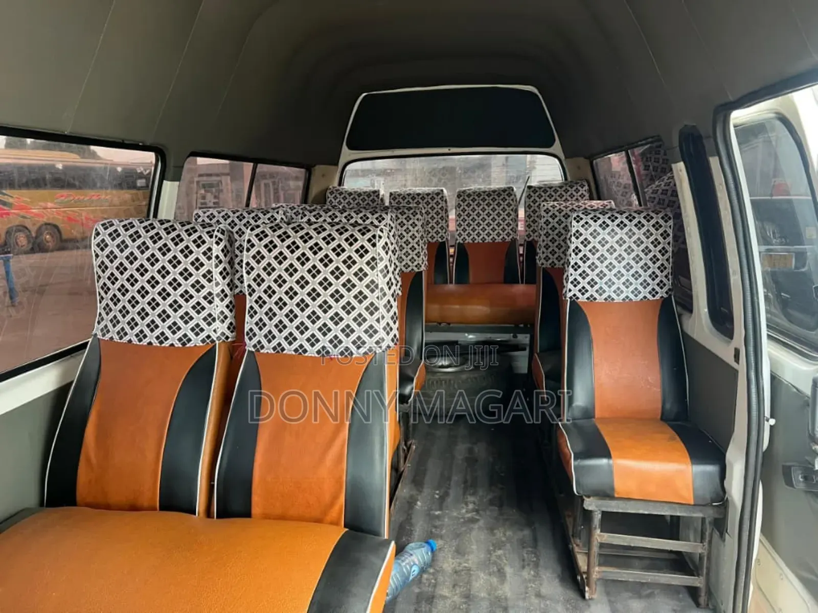 Toyota HiAce 2000 White