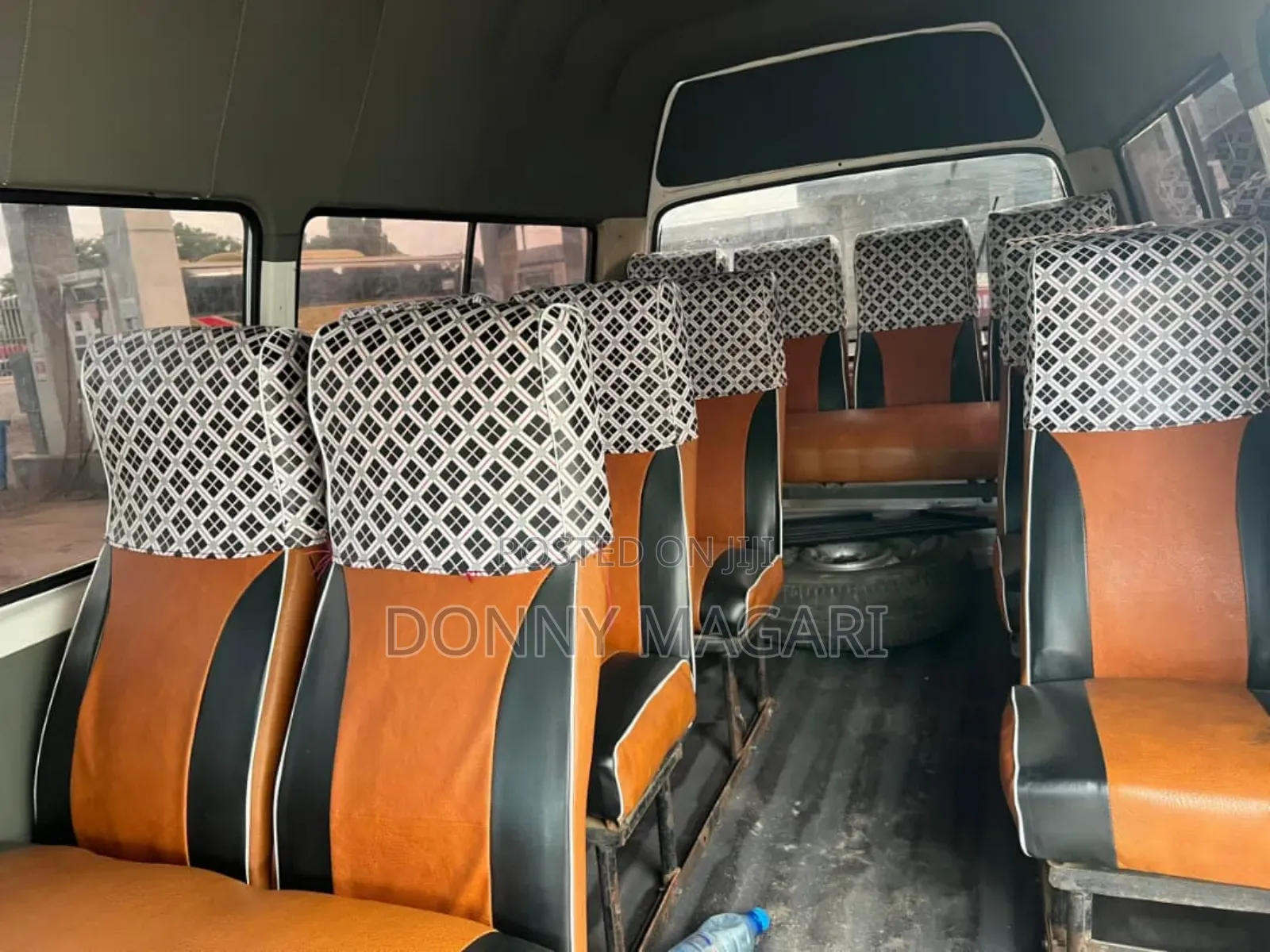 Toyota HiAce 2000 White