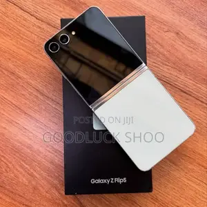 New Samsung Galaxy Z Flip5 256 GB White