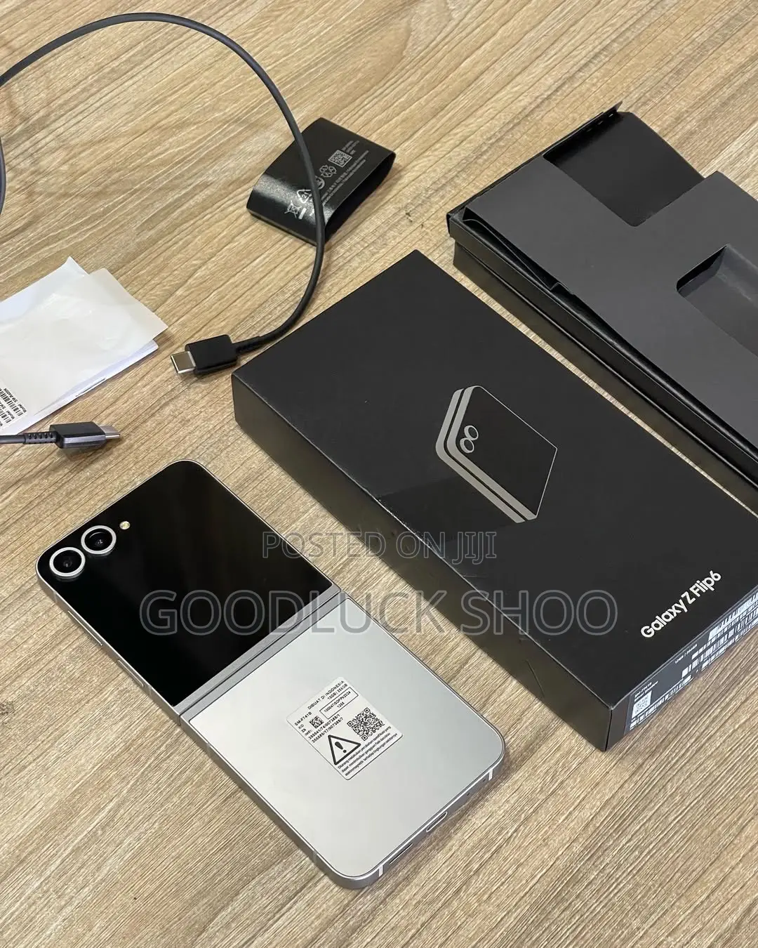 New Samsung Galaxy Z Flip6 256 GB White
