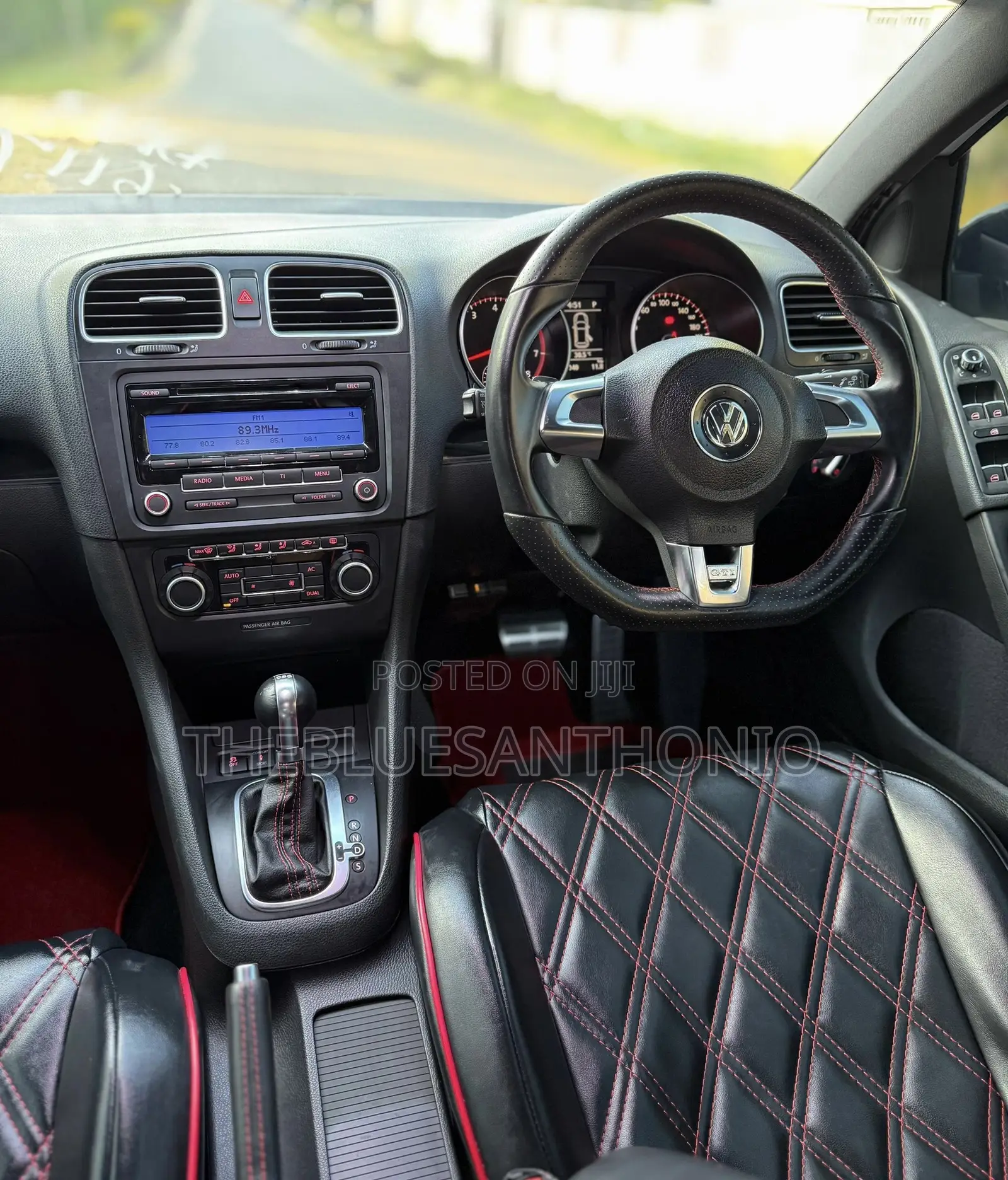 Volkswagen Golf 2011 Pearl