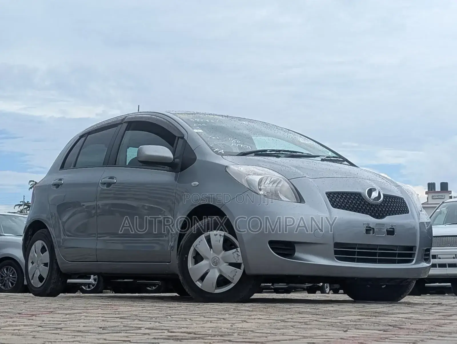 Toyota Vitz 2012