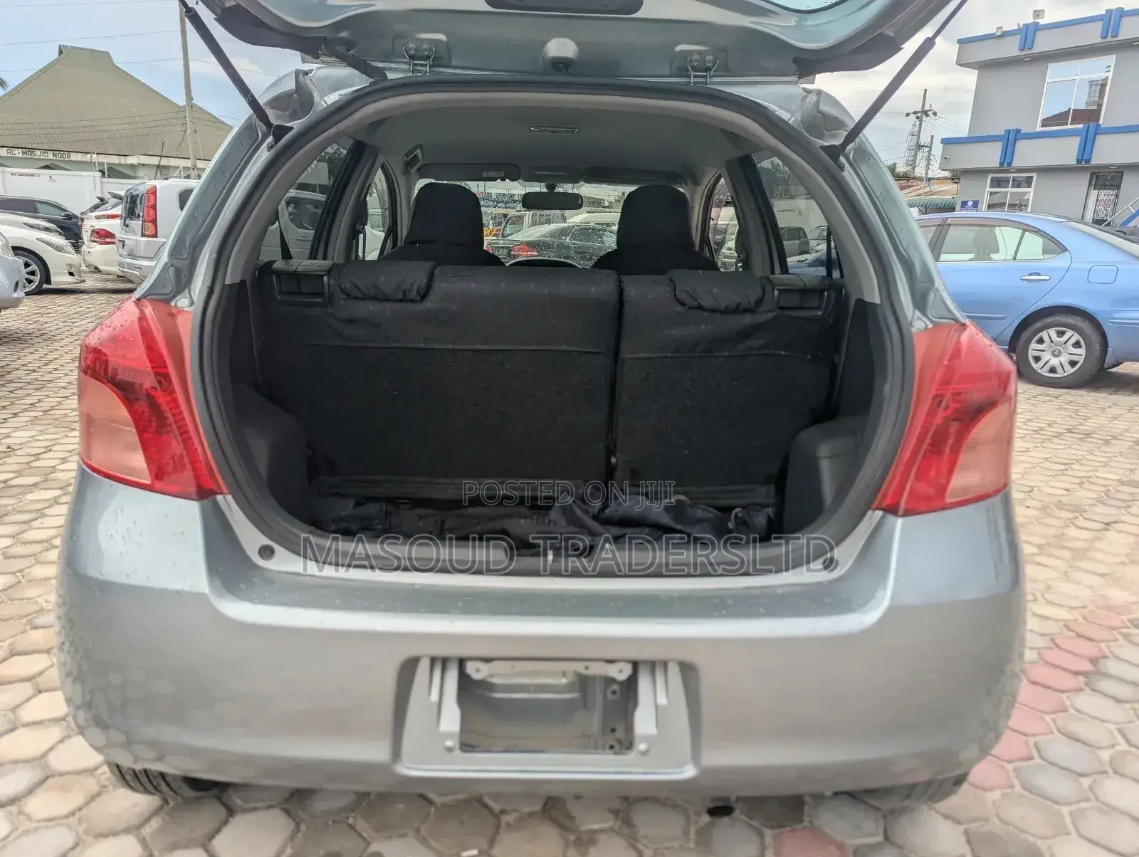 Toyota Vitz 2012