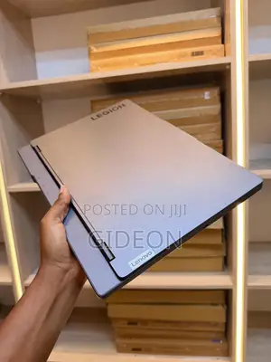New Laptop Lenovo LOQ 15ARP9 24GB Intel Core I7 SSD 512GB