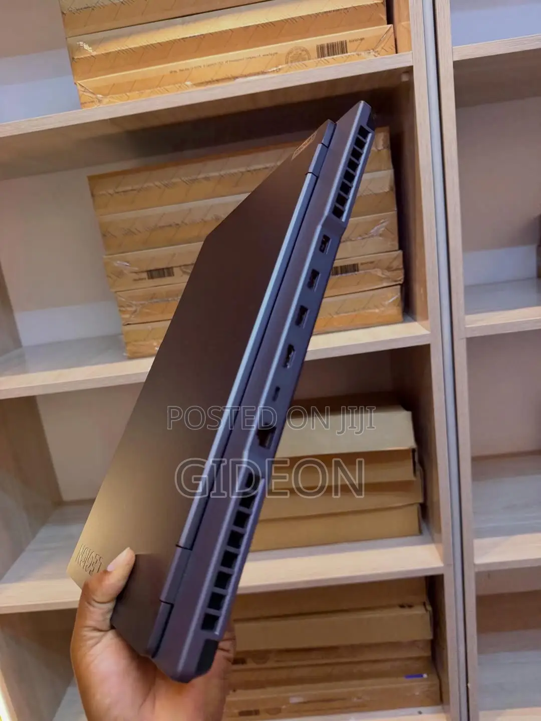 New Laptop Lenovo LOQ 15ARP9 24GB Intel Core I7 SSD 512GB