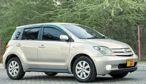 Toyota IST 2004 Beige
