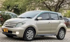 Toyota IST 2004 Beige