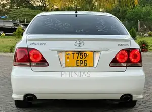 Toyota Crown 2006 White