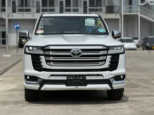Toyota Land Cruiser LC300 2023 White