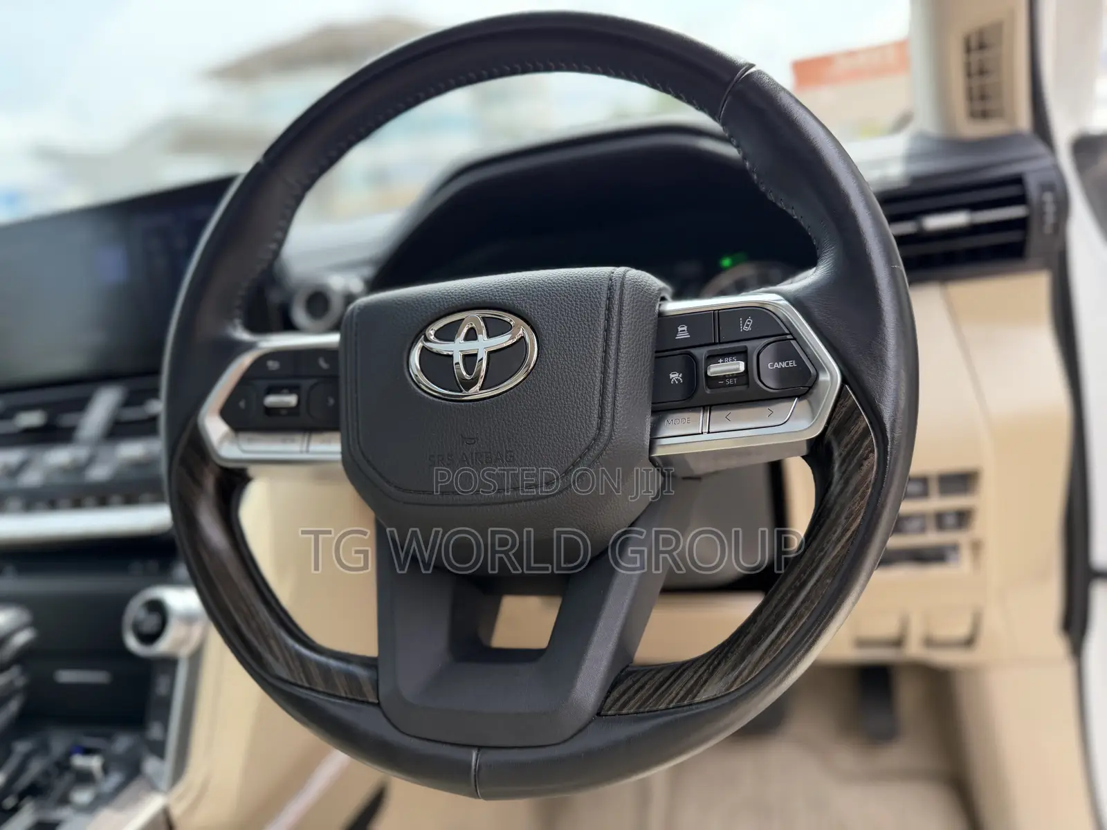 Toyota Land Cruiser LC300 2023 White