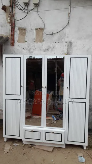 Wardrobe Four Doors With Two Mirrors