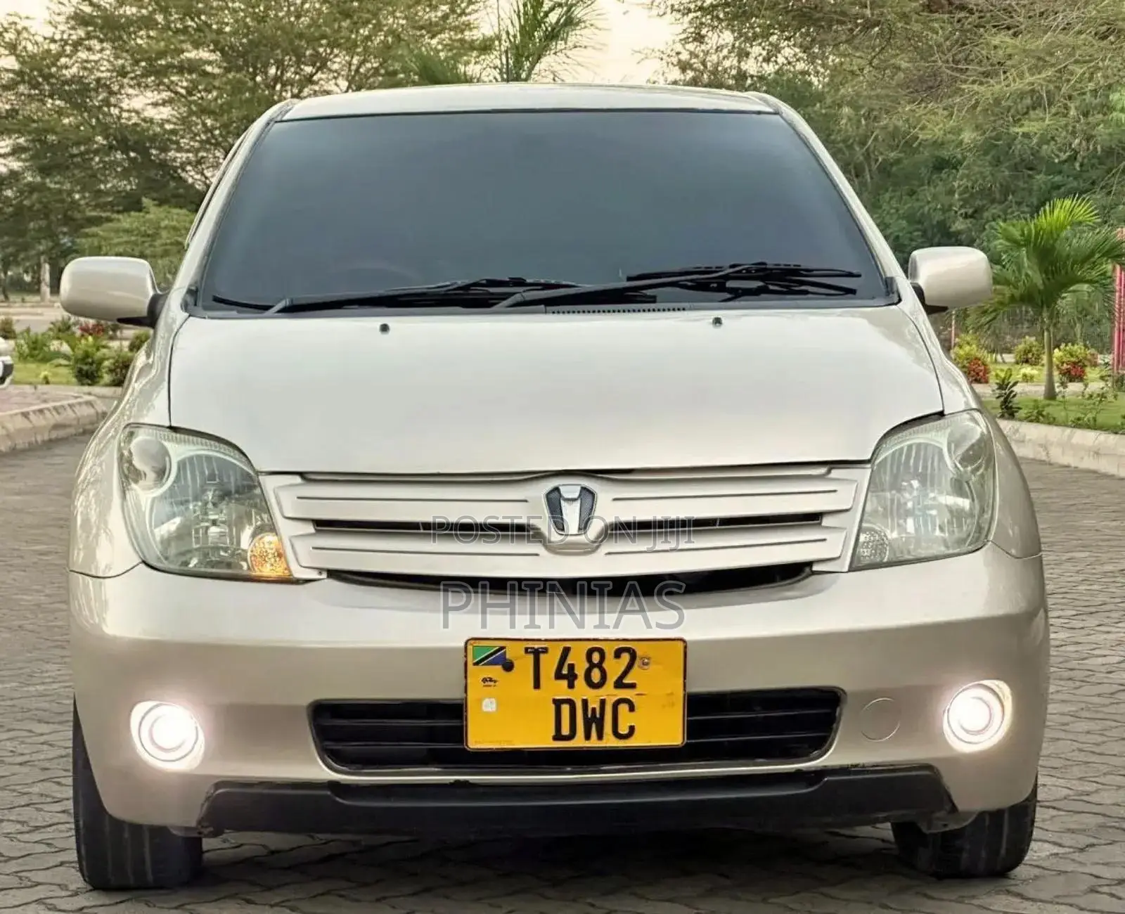 Toyota IST 2004 Beige