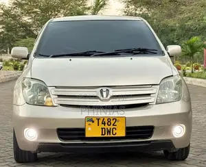 Toyota IST 2004 Beige