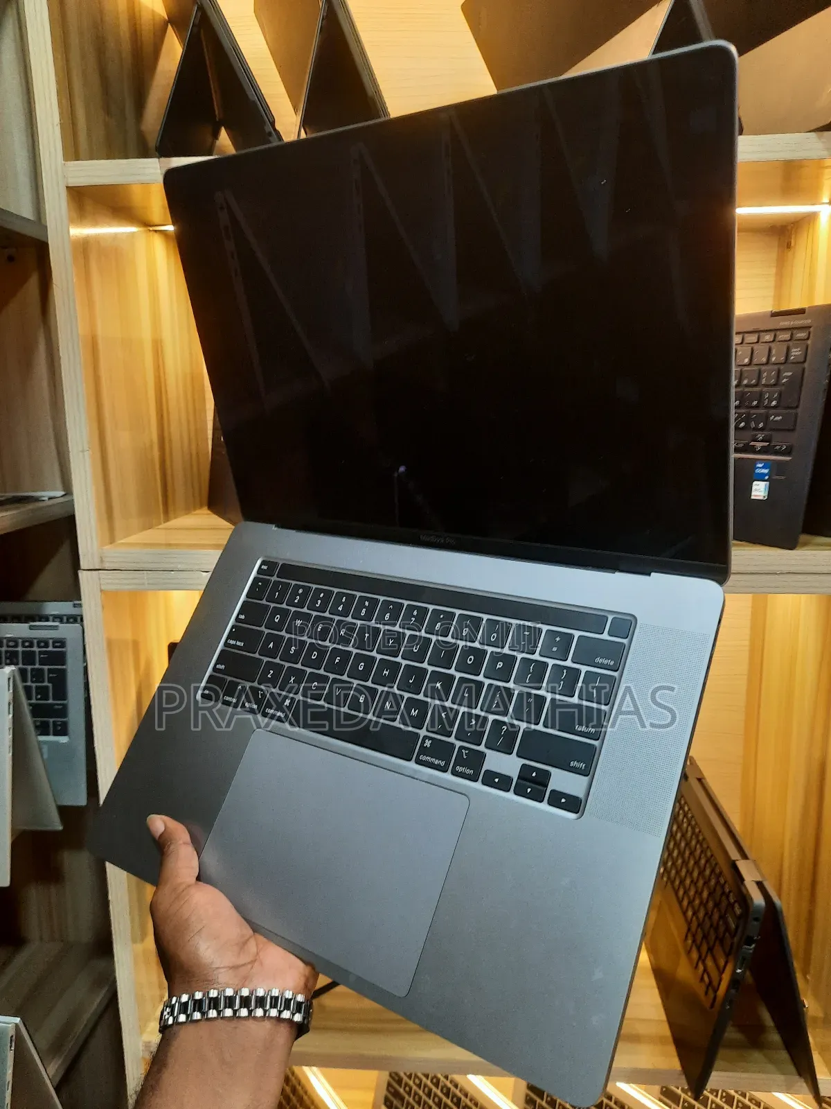 Laptop Apple MacBook Pro 2019 32GB Intel Core I9 SSD 512GB