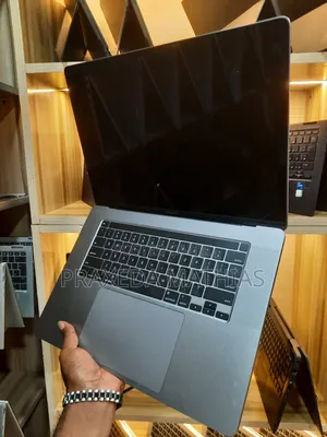 Laptop Apple MacBook Pro 2019 32GB Intel Core I9 SSD 512GB