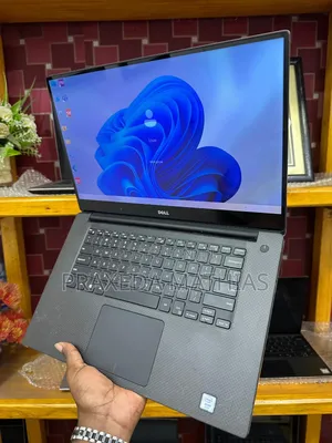 Laptop Dell Precision 15 5520 8GB Intel Xeon SSD 512GB